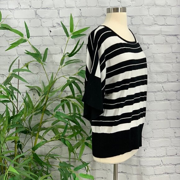 🎉Spense Black & White Striped Top - Picture 2 of 5